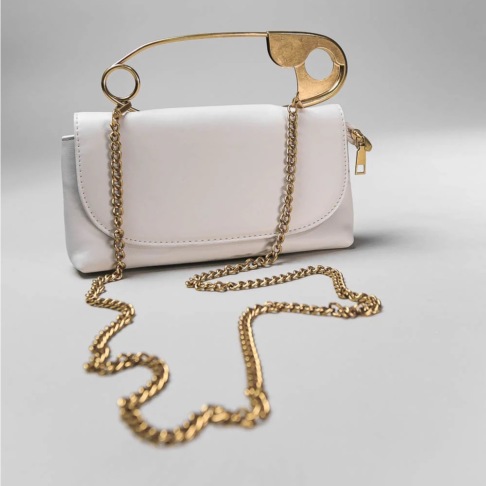 BNWOT SIERRA DARIEN PIN BAG WITH SHOULDER STRAP - WHITE